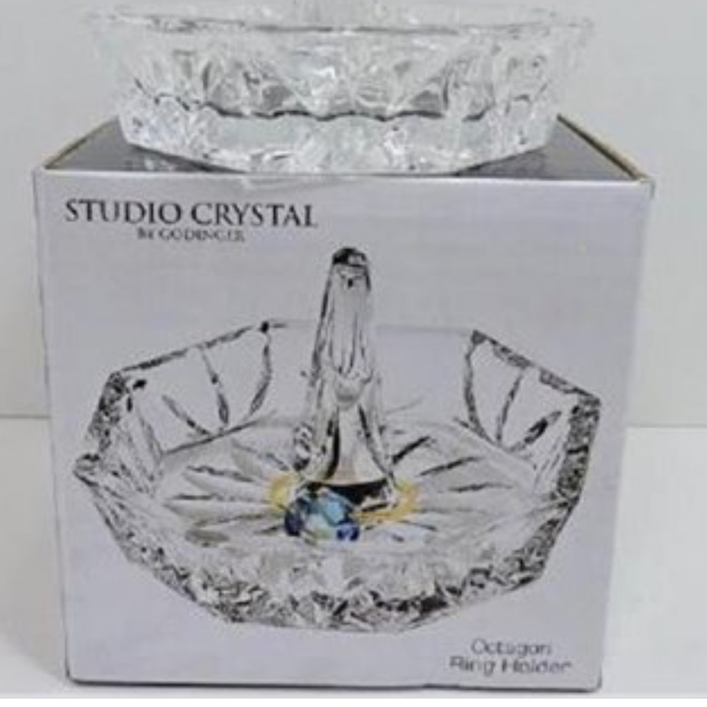 Crystal Ring Holder Brilliant Hand-Cut Pattern Octagon Studio Crystal Faceted - Picture 6 of 7
